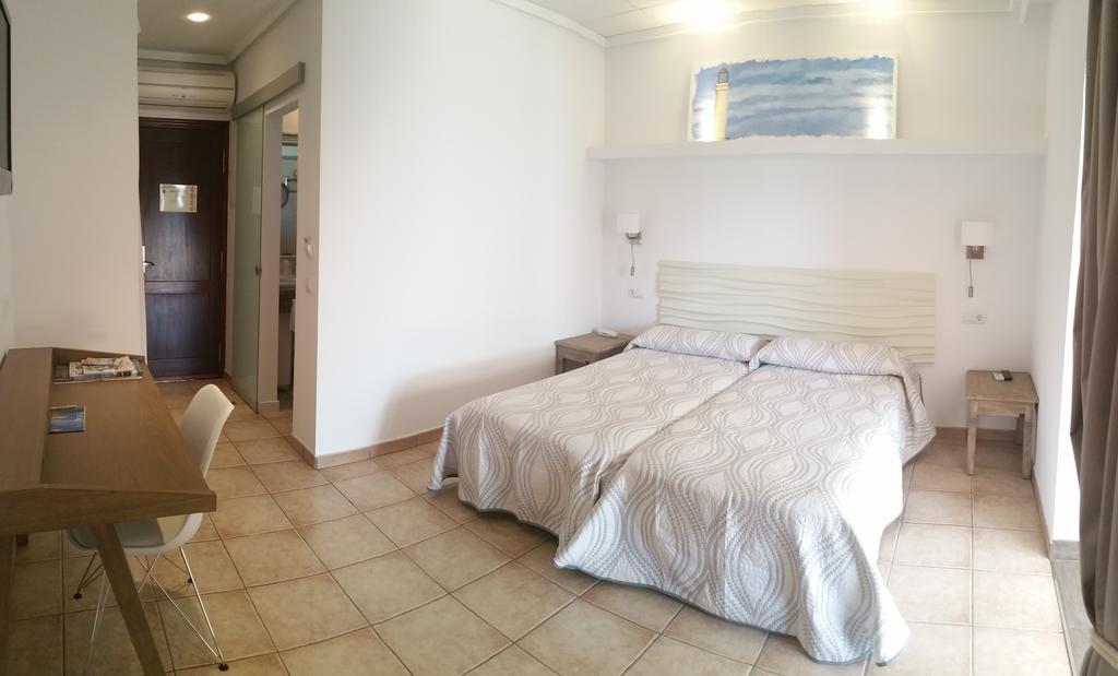 Hotel Bahia Ла-Савина Номер фото